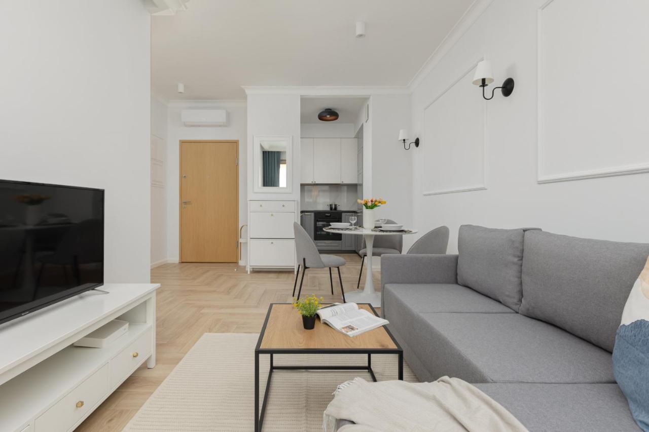 Stylish Apartment Kolejowa & Parking & Balcony By Noclegi Renters Varsovia Exterior foto